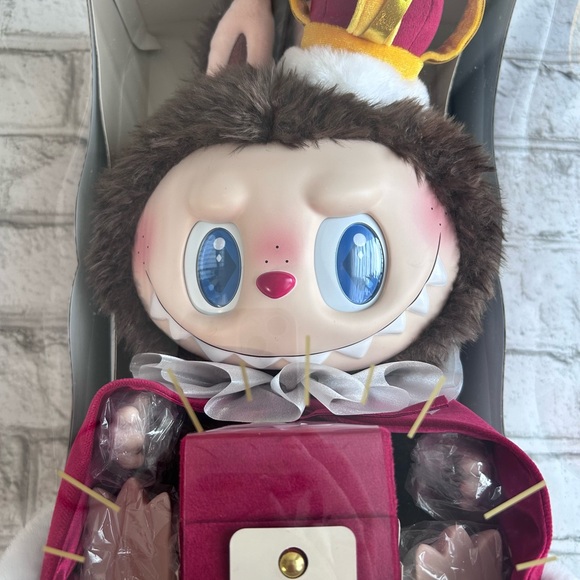 Labubu Lets Checkmate (King) - Picture 7 of 13